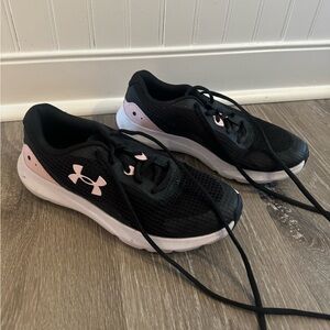 Women’s black and pink under armour shoes size 8